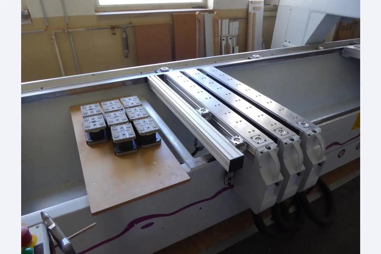 well-maintained woodworking machinery-8