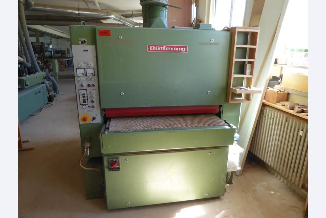 gepflegte Holzbearbeitungsmaschinen-1