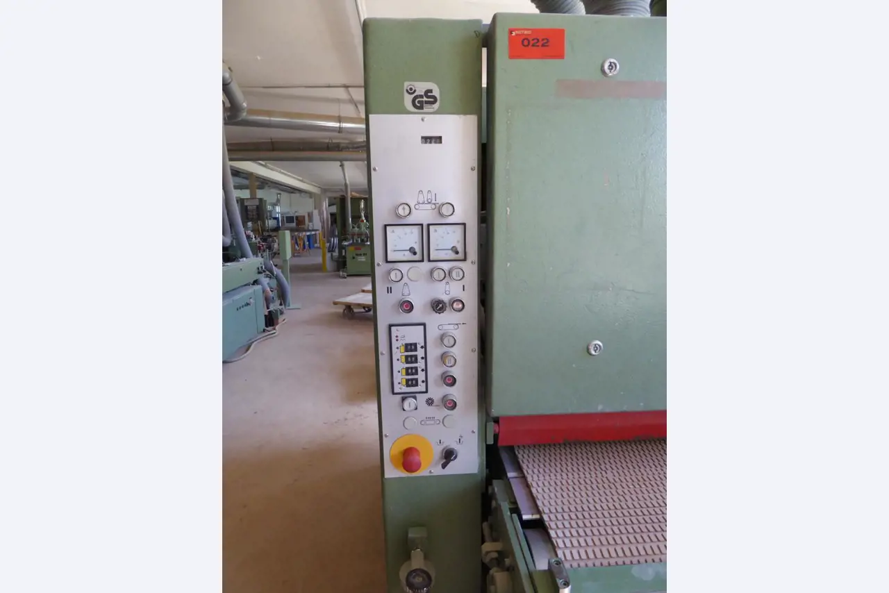 gepflegte Holzbearbeitungsmaschinen-4