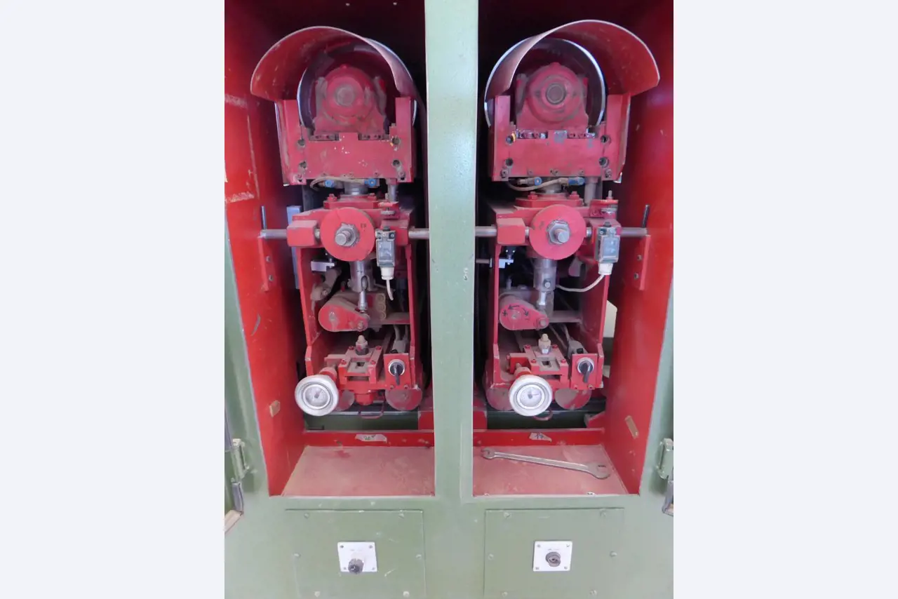 gepflegte Holzbearbeitungsmaschinen-5