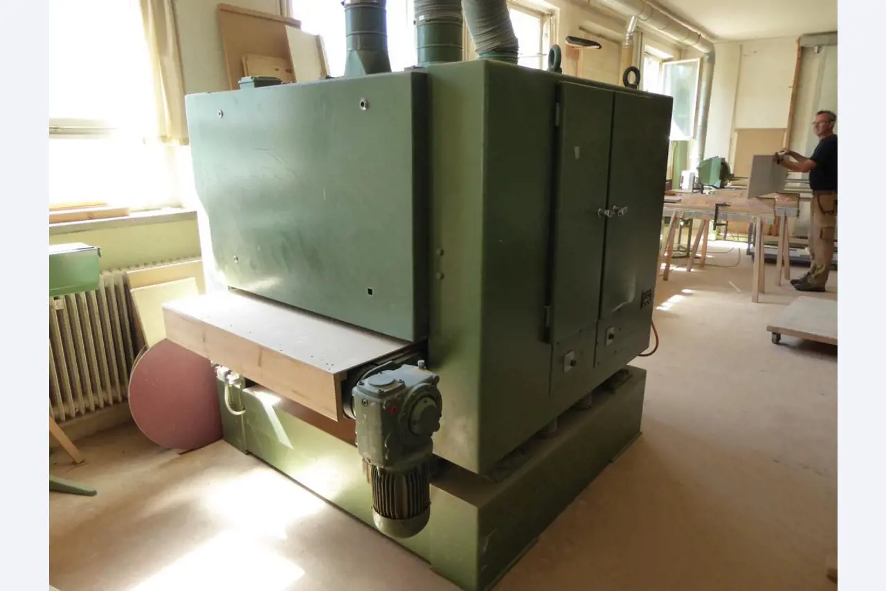 gepflegte Holzbearbeitungsmaschinen-6