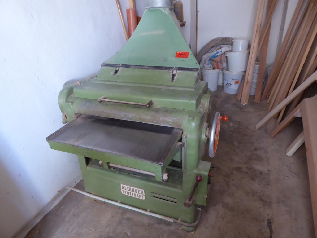 well-maintained woodworking machinery-1