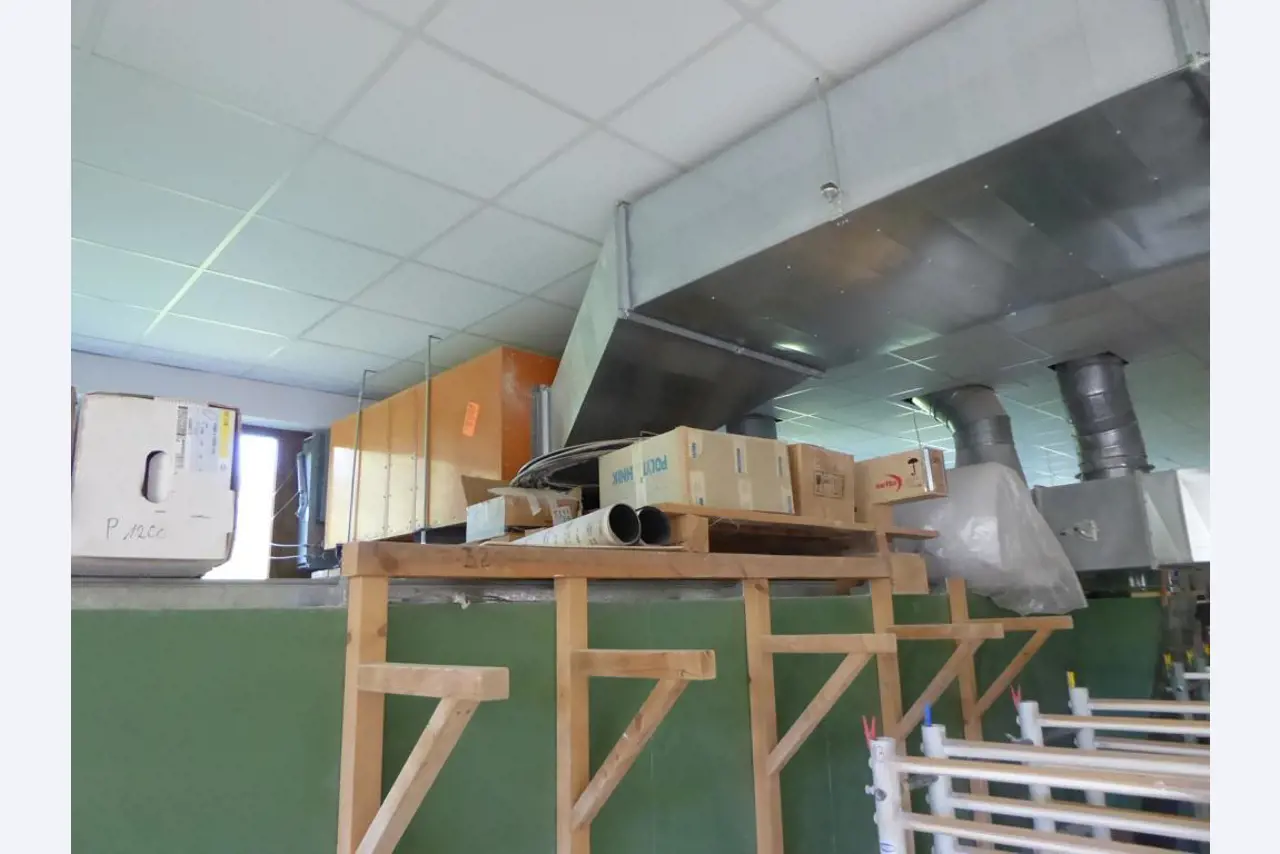 well-maintained woodworking machinery-6