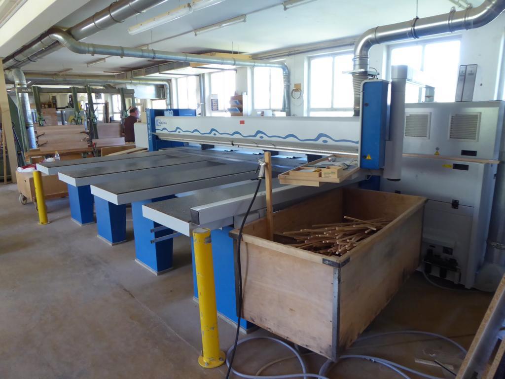 well-maintained woodworking machinery-2