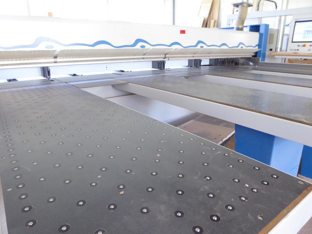 well-maintained woodworking machinery-7