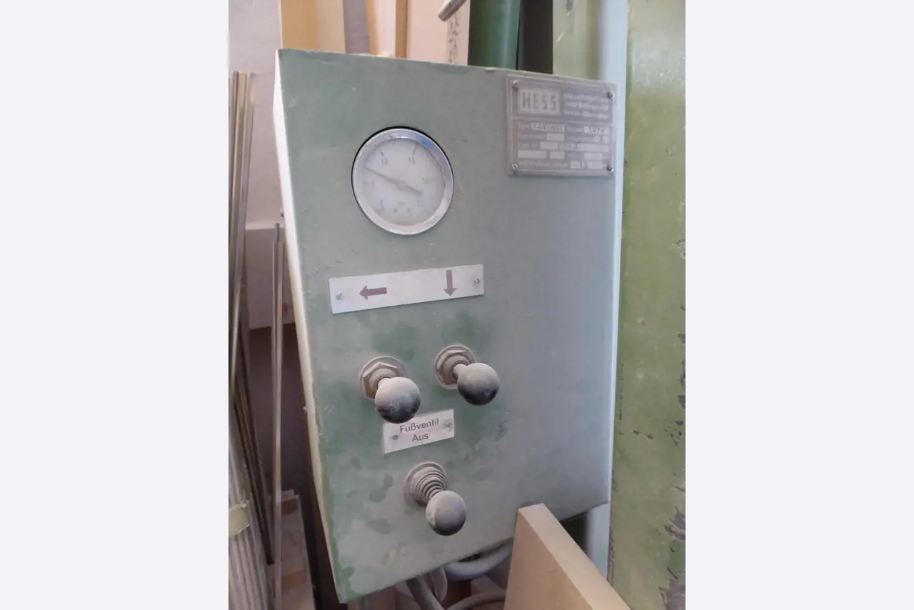 well-maintained woodworking machinery-3