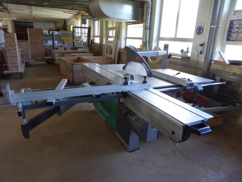 well-maintained woodworking machinery-1