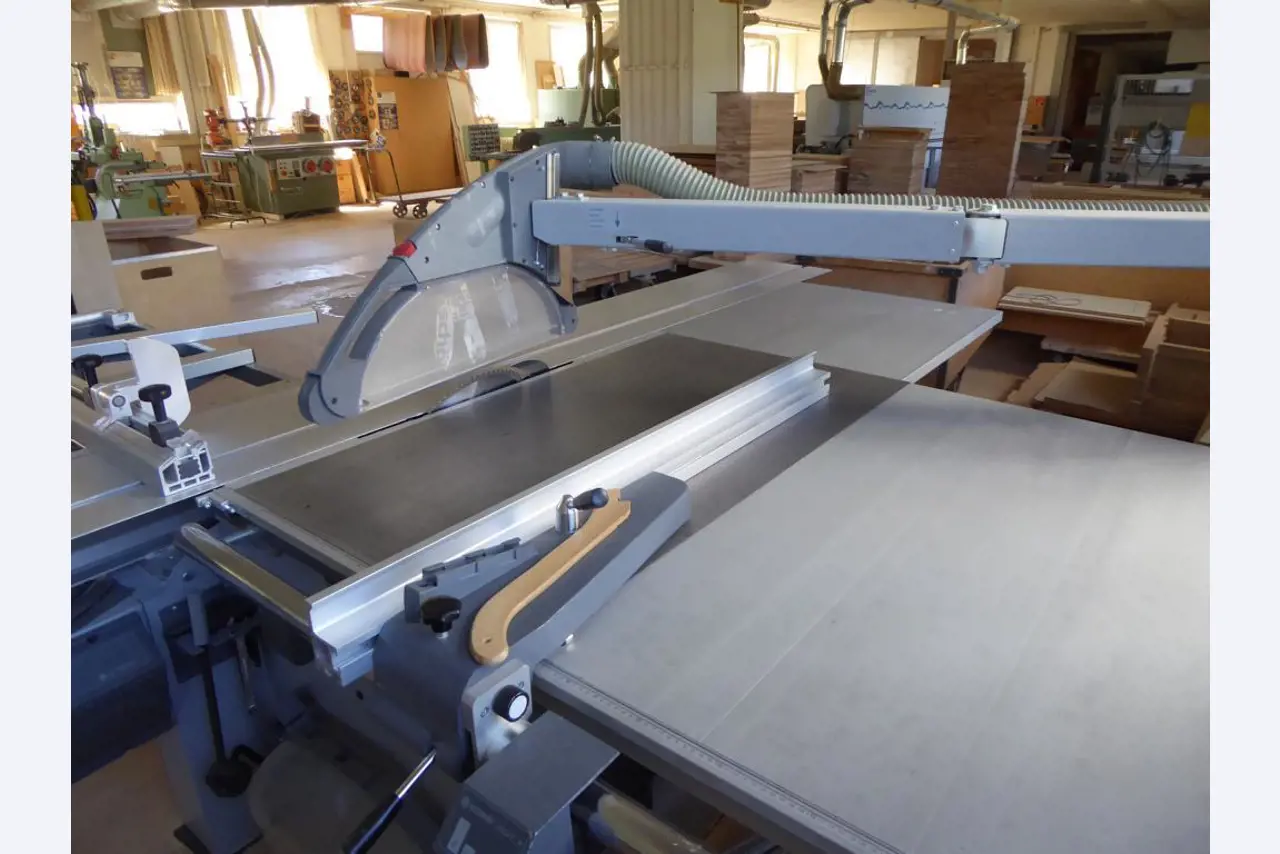 well-maintained woodworking machinery-5