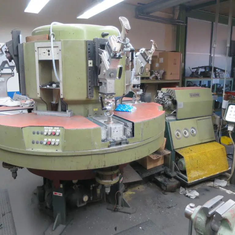 Direktansohlmaschine (PU/PSA) Desma ELA 76/3121