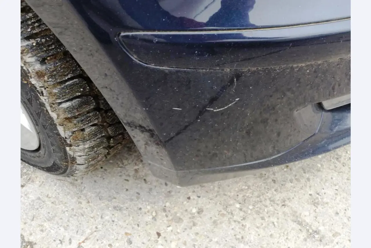 divers véhicules à moteur-6