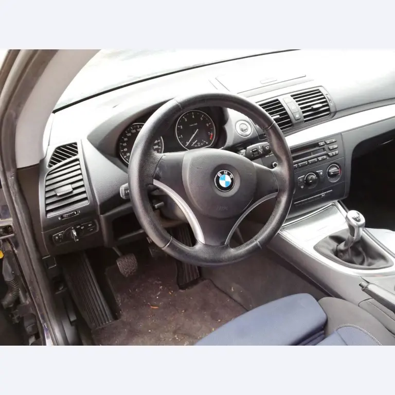 divers véhicules à moteur-8