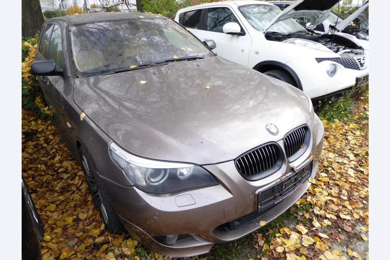 divers véhicules à moteur-3