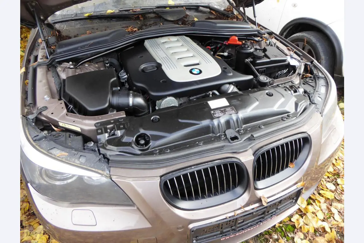 divers véhicules à moteur-5