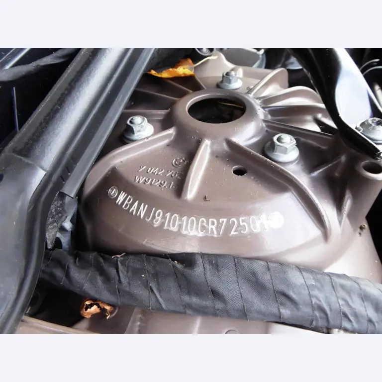 divers véhicules à moteur-6