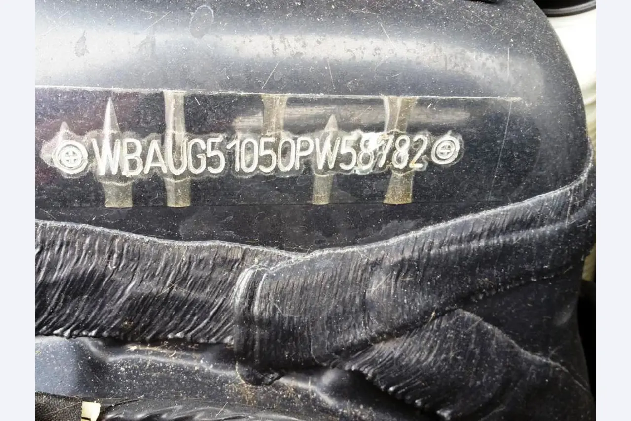 divers véhicules à moteur-6