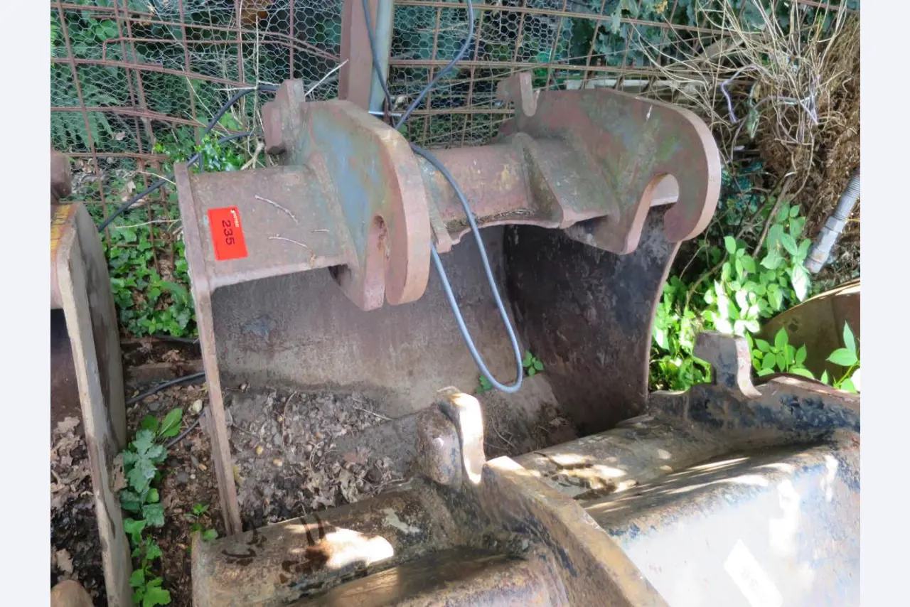 well-maintained construction machinery, equipment and vehicles-1