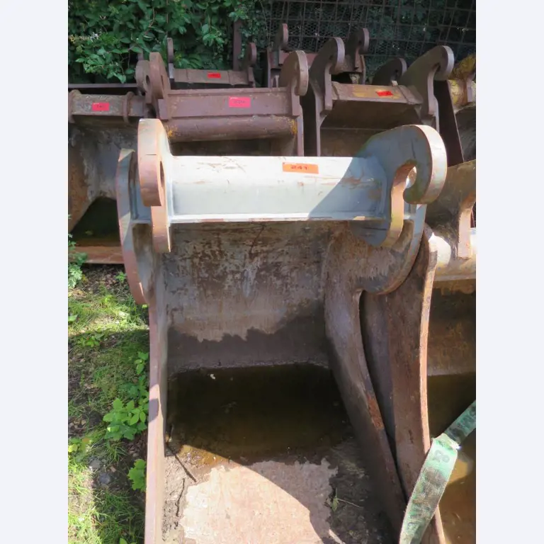 des machines de chantier entretenues, des accessoires pour machines de chantier ainsi que des véhicules-1