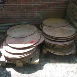 1 Posten Manhole covers