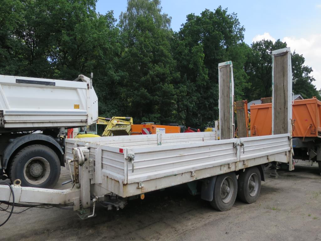 well-maintained construction machinery, equipment and vehicles-2