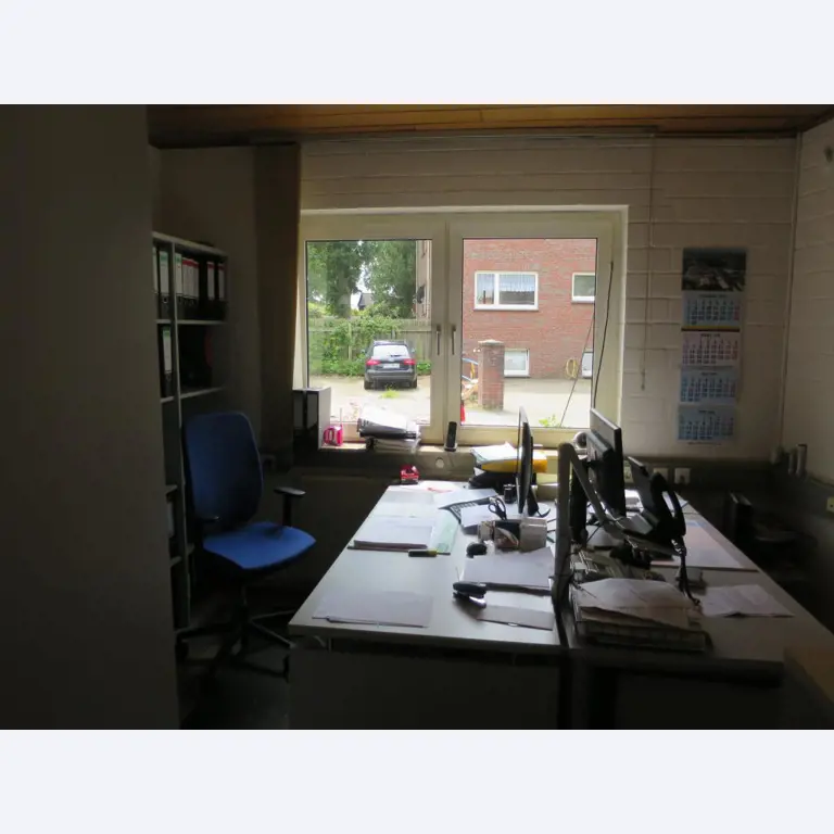 dobro vzdrževani gradbeni stroji, oprema za gradbene stroje in vozila.-1