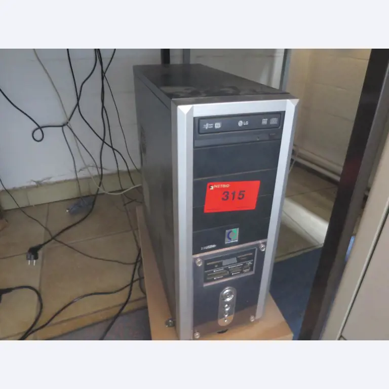 dobro vzdrževani gradbeni stroji, oprema za gradbene stroje in vozila.-1