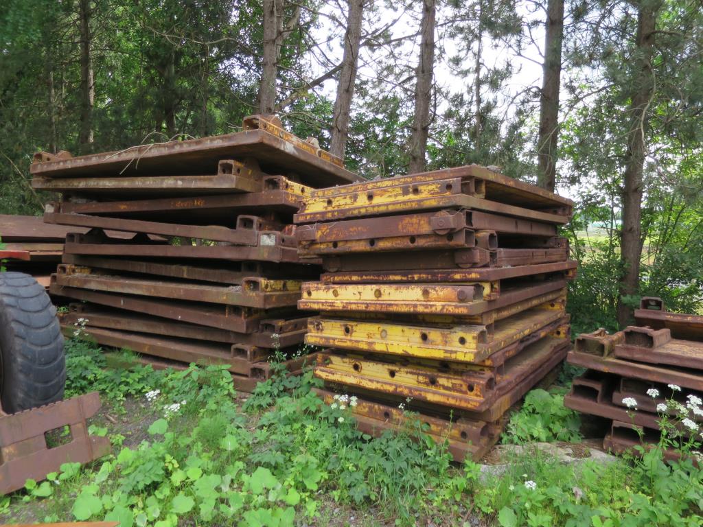 des machines de chantier entretenues, des accessoires pour machines de chantier ainsi que des véhicules-4