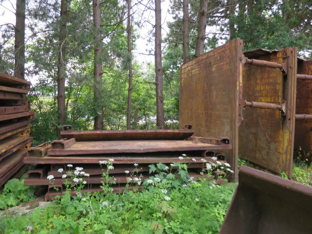 des machines de chantier entretenues, des accessoires pour machines de chantier ainsi que des véhicules-5