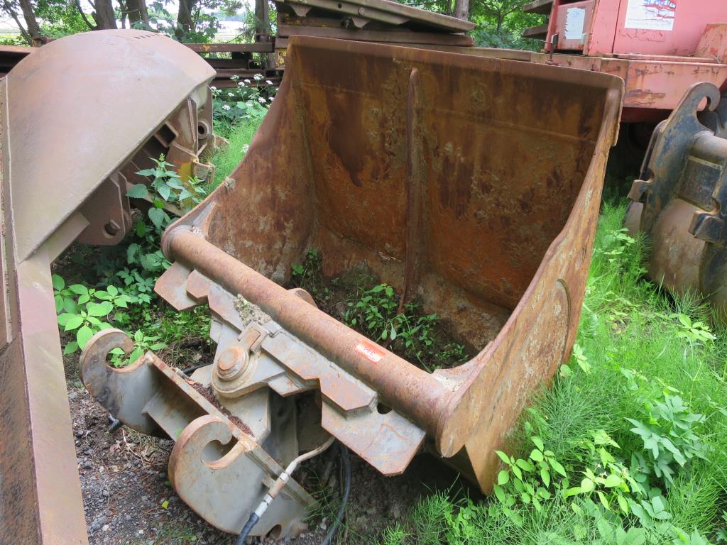 des machines de chantier entretenues, des accessoires pour machines de chantier ainsi que des véhicules-1