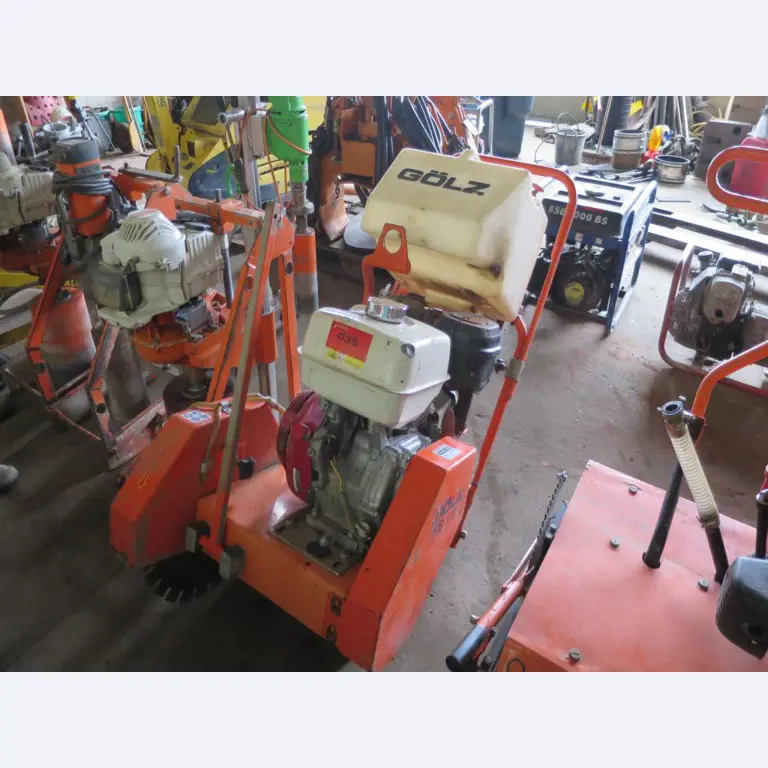 máquinas de construção, acessórios de máquinas de construção e veículos em bom estado de conservação-1