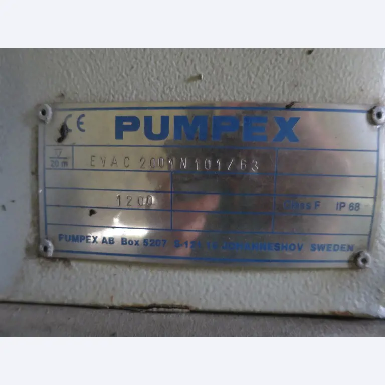 dobro vzdrževani gradbeni stroji, oprema za gradbene stroje in vozila.-2