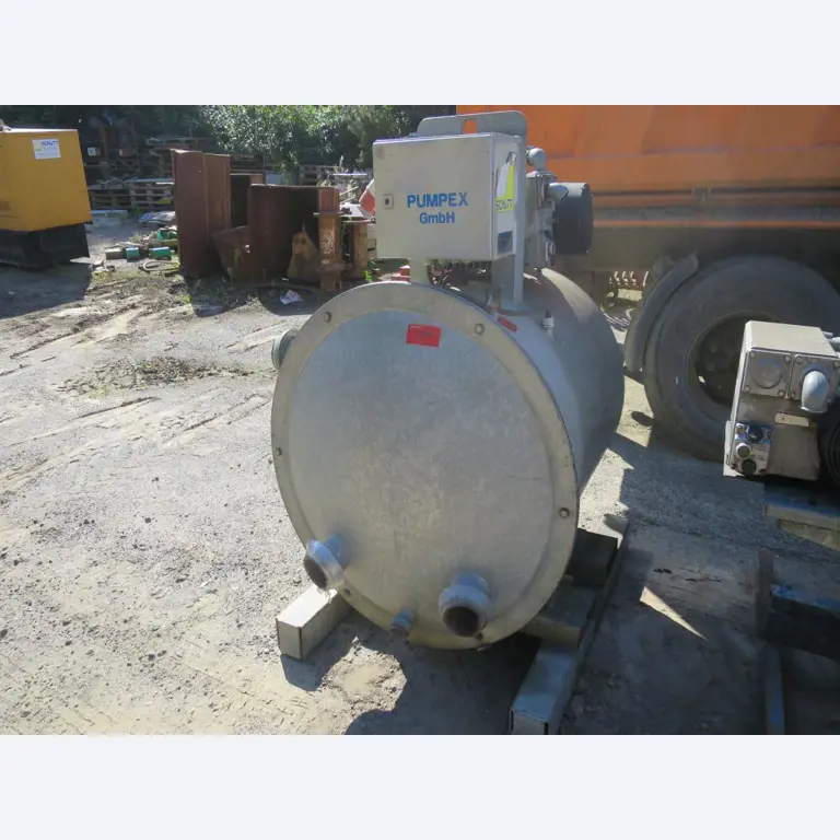 dobro vzdrževani gradbeni stroji, oprema za gradbene stroje in vozila.-1