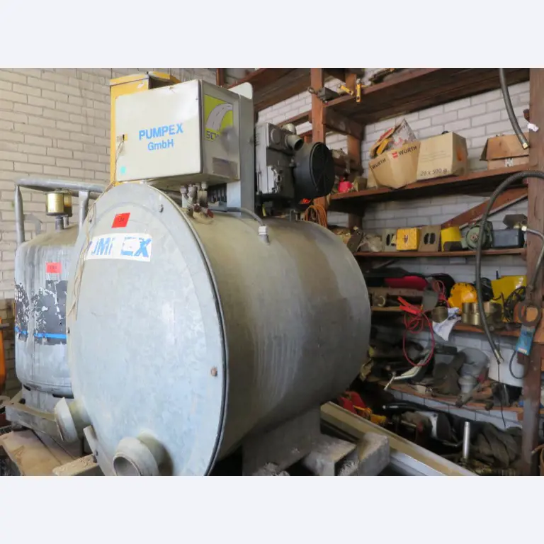 dobro vzdrževani gradbeni stroji, oprema za gradbene stroje in vozila.-1