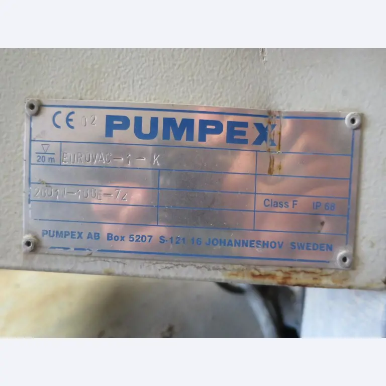 dobro vzdrževani gradbeni stroji, oprema za gradbene stroje in vozila.-2