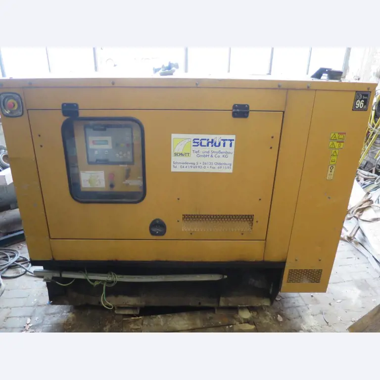 dobro vzdrževani gradbeni stroji, oprema za gradbene stroje in vozila.-2