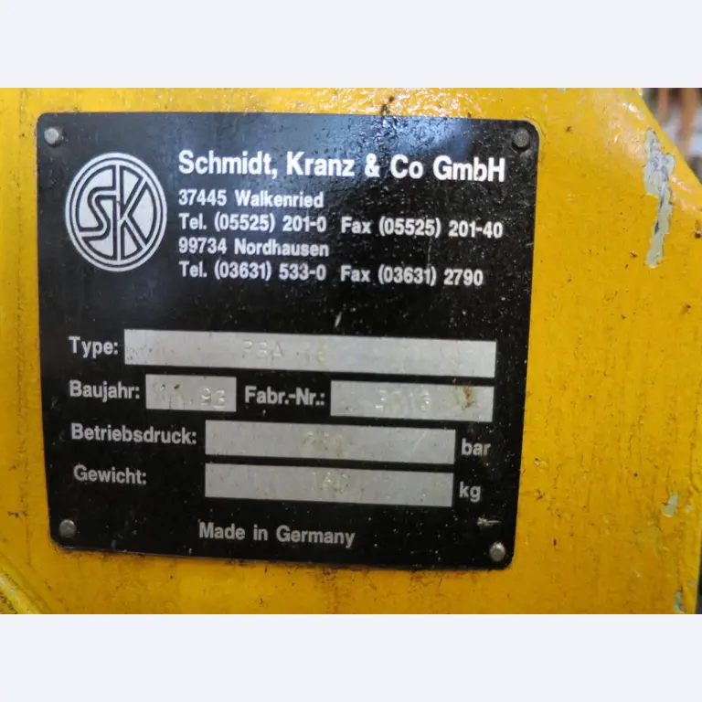 dobro vzdrževani gradbeni stroji, oprema za gradbene stroje in vozila.-2