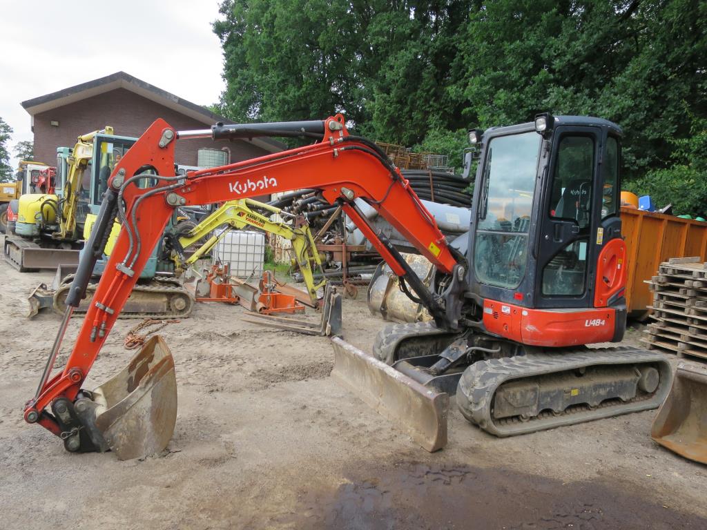 well-maintained construction machinery, equipment and vehicles-1