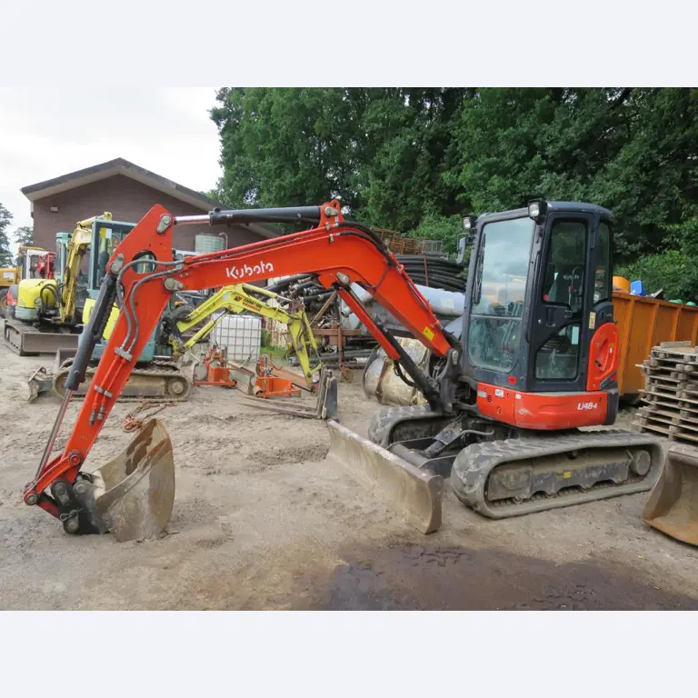 dobro vzdrževani gradbeni stroji, oprema za gradbene stroje in vozila.-1