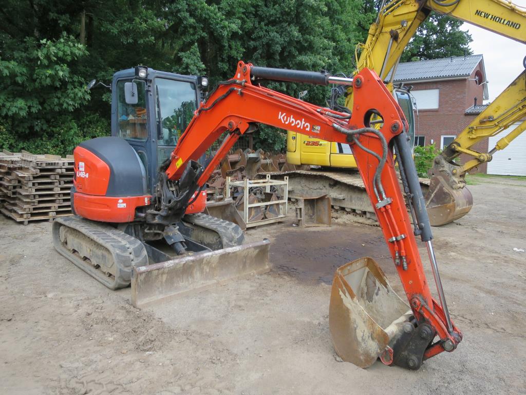 well-maintained construction machinery, equipment and vehicles-2