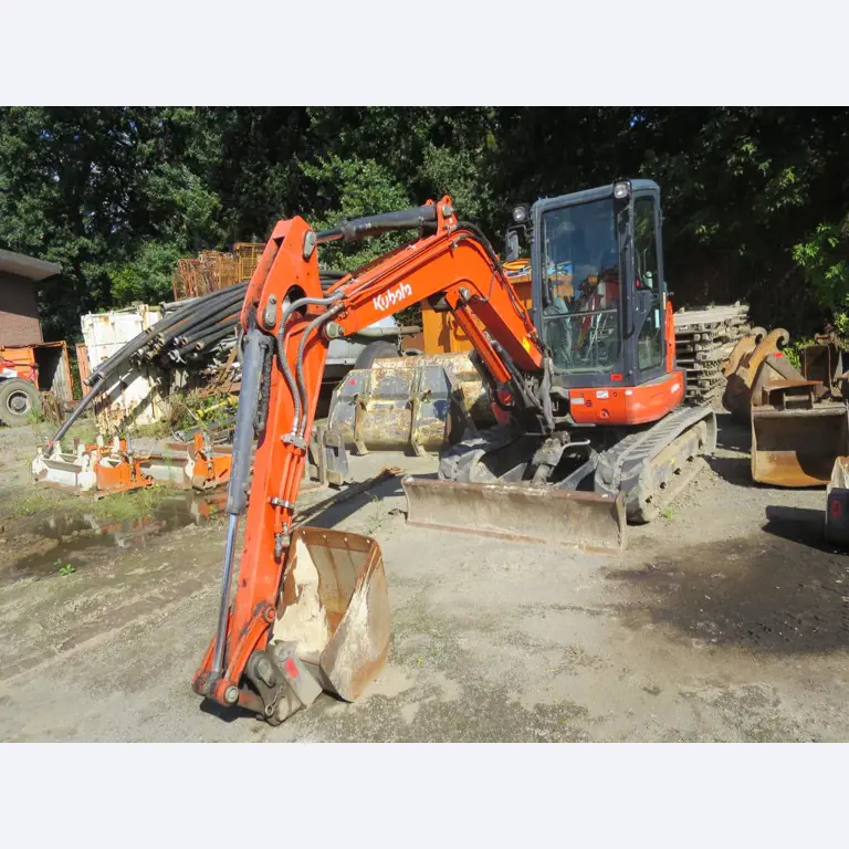 dobro vzdrževani gradbeni stroji, oprema za gradbene stroje in vozila.-6