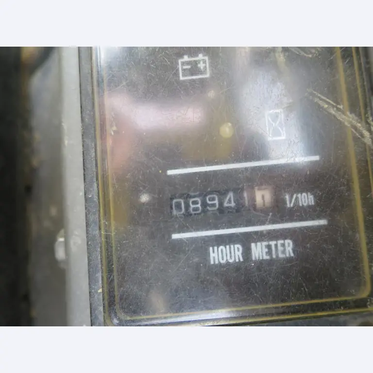 dobro vzdrževani gradbeni stroji, oprema za gradbene stroje in vozila.-4