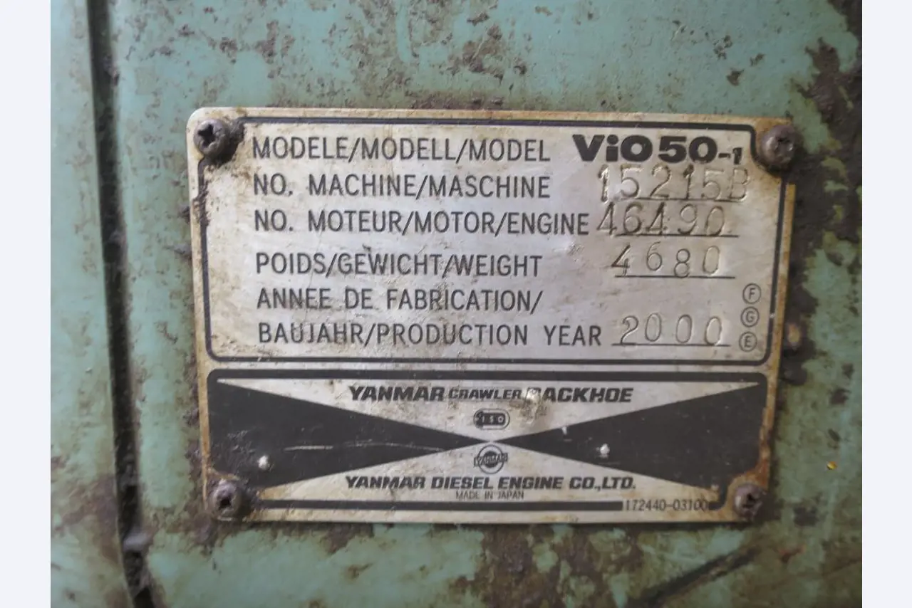 dobro vzdrževani gradbeni stroji, oprema za gradbene stroje in vozila.-5