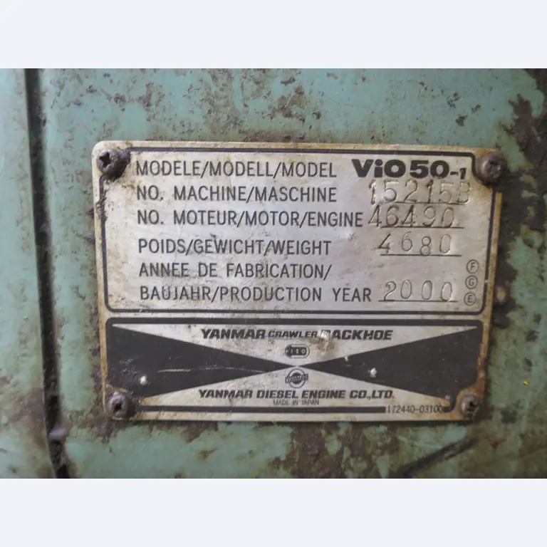 dobro vzdrževani gradbeni stroji, oprema za gradbene stroje in vozila.-5