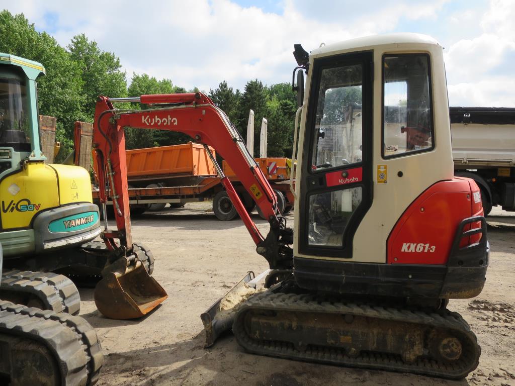 well-maintained construction machinery, equipment and vehicles-1