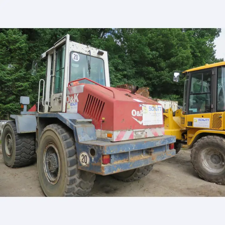 dobro vzdrževani gradbeni stroji, oprema za gradbene stroje in vozila.-3