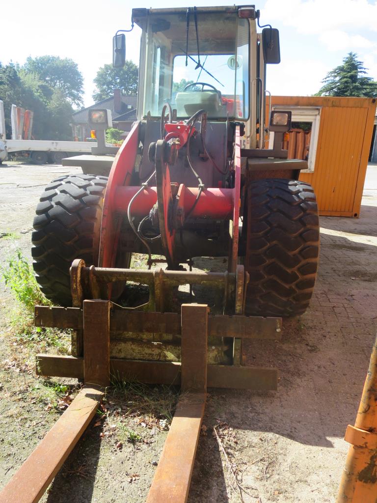des machines de chantier entretenues, des accessoires pour machines de chantier ainsi que des véhicules-6