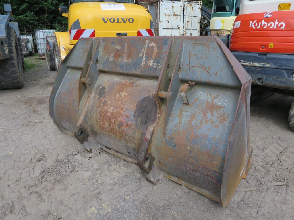 well-maintained construction machinery, equipment and vehicles-5