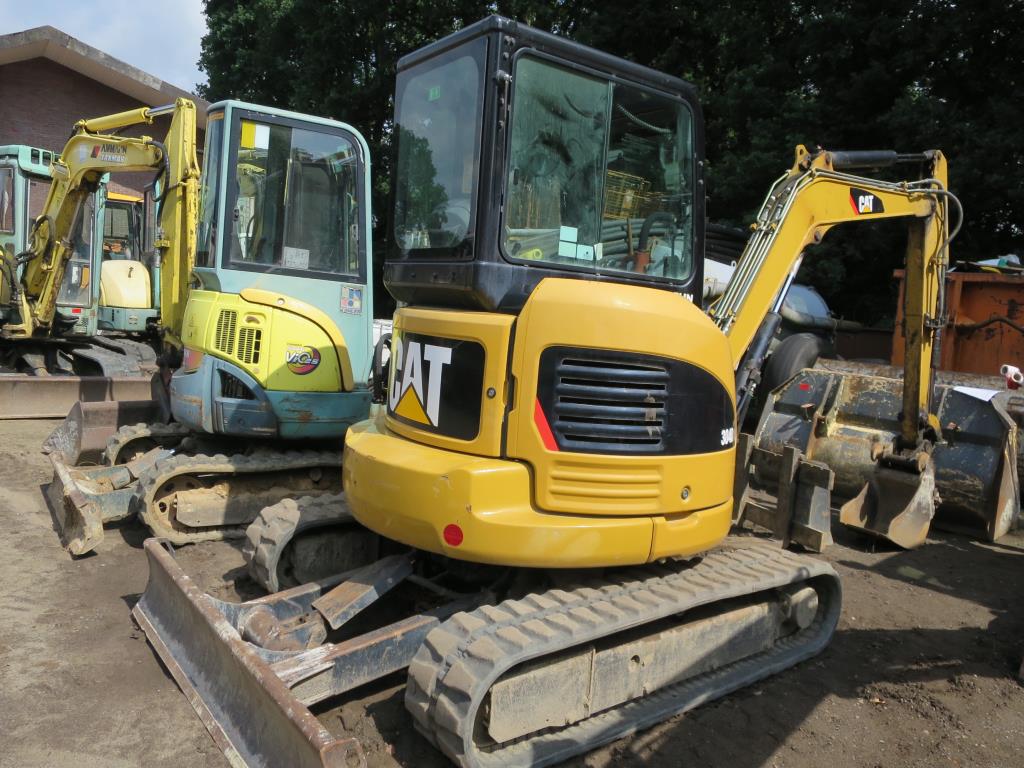 well-maintained construction machinery, equipment and vehicles-2