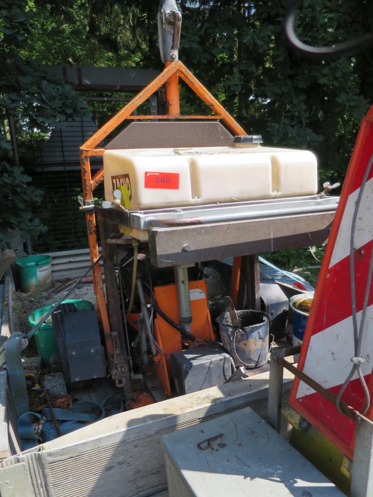 des machines de chantier entretenues, des accessoires pour machines de chantier ainsi que des véhicules-1