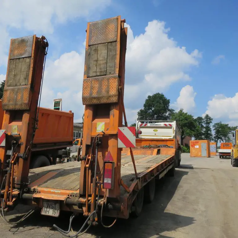 Low loader trailer