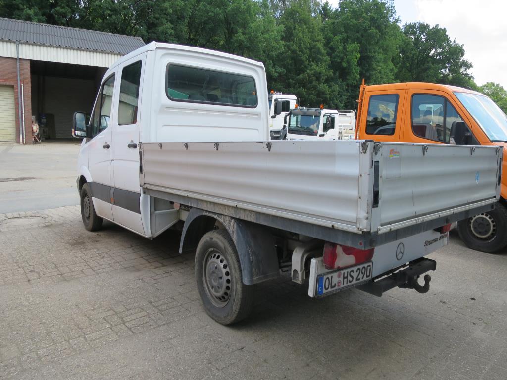 des machines de chantier entretenues, des accessoires pour machines de chantier ainsi que des véhicules-2